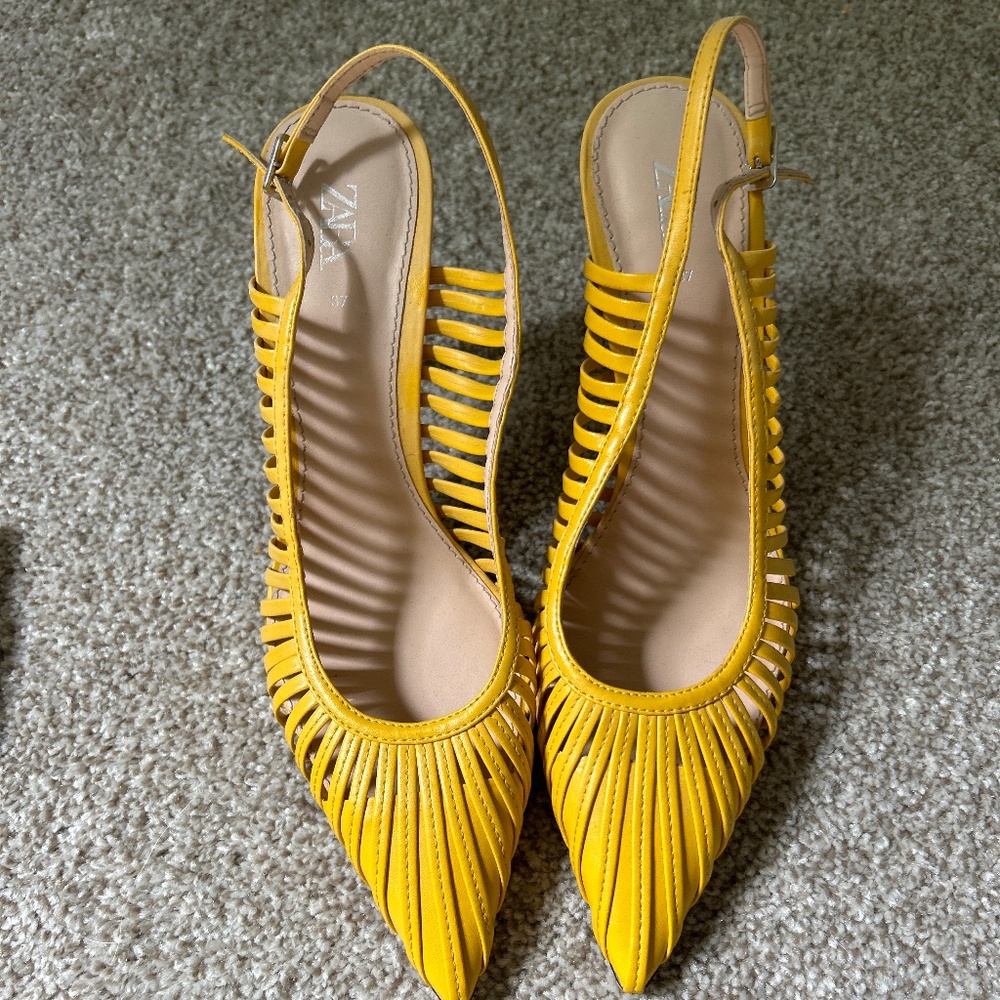 Yellow heel